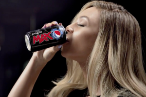 Pepsi-Max-Beyonc-Mirrors--Official-2013-video--BeyHereNow-1811081