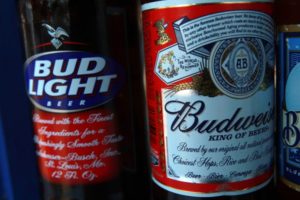 budweiser-promotion-allows-friends-to-gift-a-beer-on-facebook