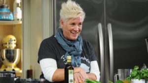 635563071918001513-Anne-Burrell