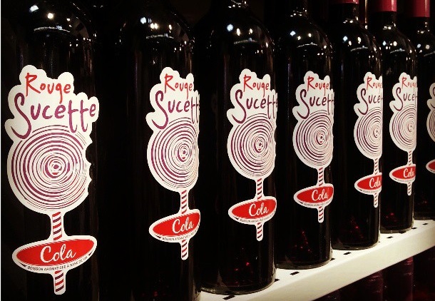 rouge-sucette-cola-flavored-wine