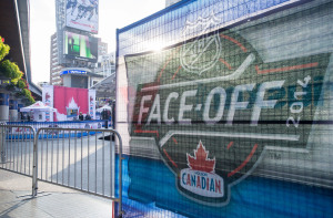 CNW ENRICHED NEWS RELEASES - Molson Canadian celebrates Face-Off