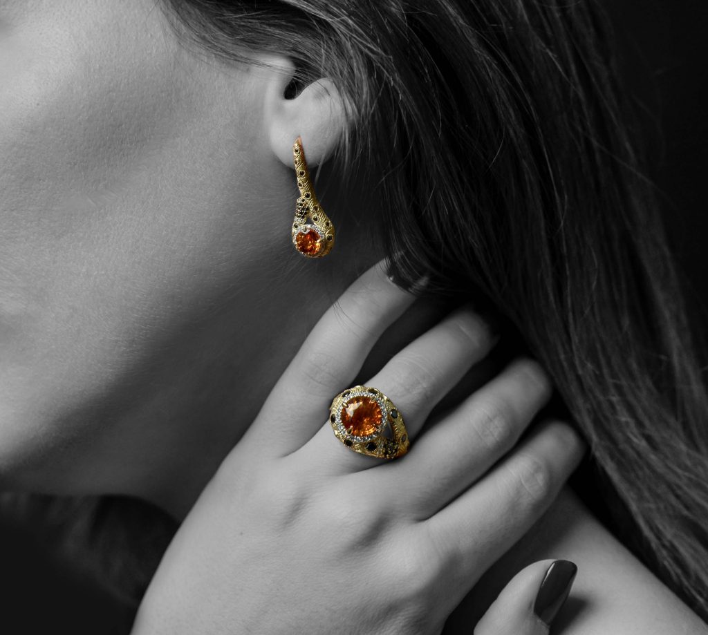 eye-of-the-cheetah-from-the-chestora-jewelry-collection-12-hr